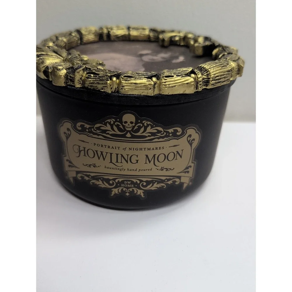 DW Homes Halloween Portrait Of Nightmare Howling 3-Wick Richley‎ Scented Candle